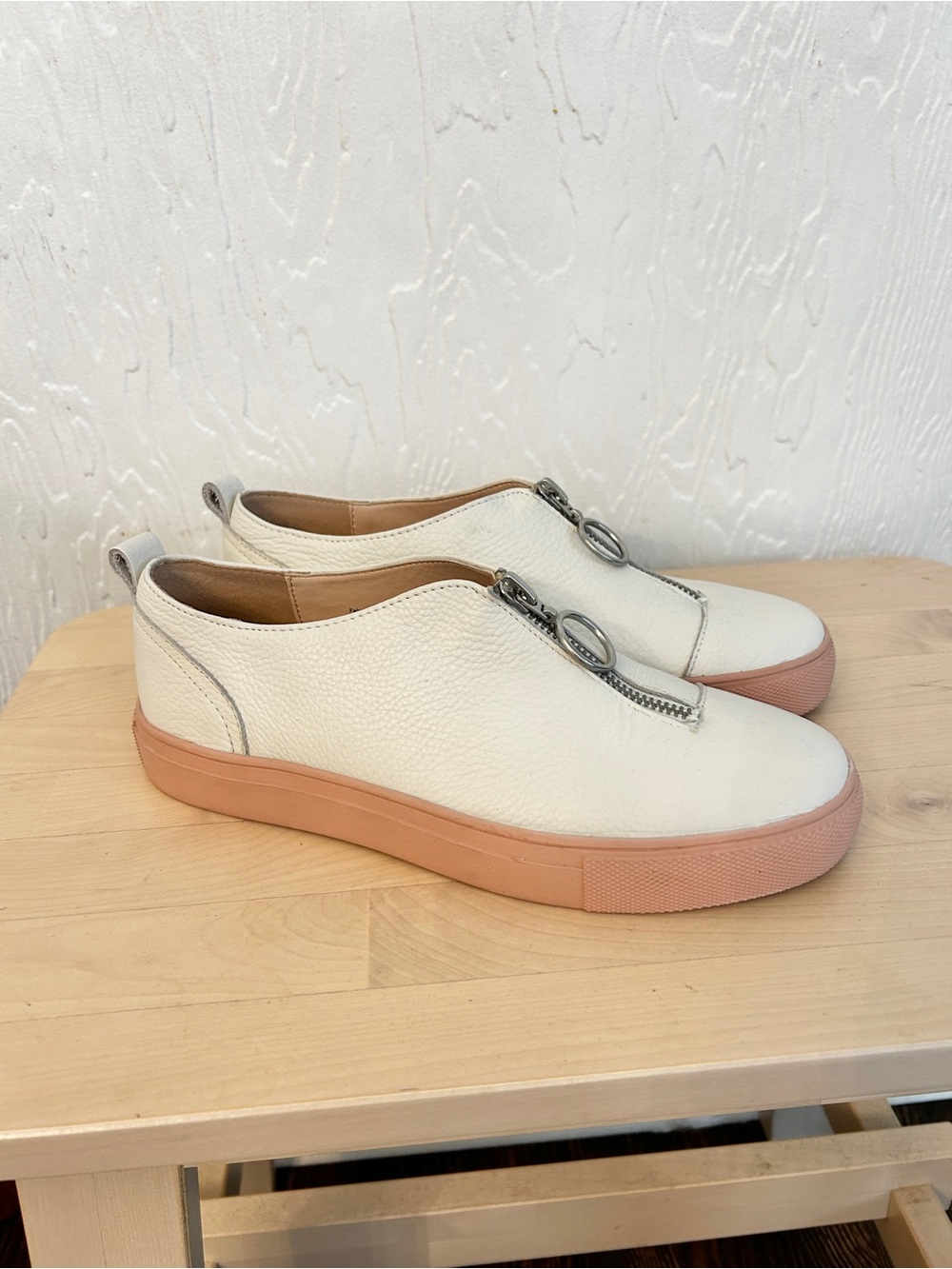 BLACK SUEDE STUDIO White Leather Zip Sneakers Size 6 Casual Streetwear Chic